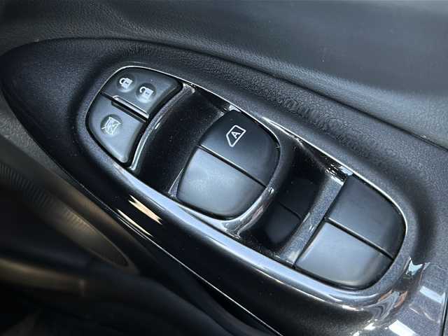 日産 ジューク ニスモ 岩手県 2013(平25)年 6.3万km ブリリアントホワイトパール ターボ ヨコハマAVSモデル7AW17インチ ナビ ETC Bluetooth バックC ニスモ専用スポーツシート ミラー型ドライブレコーダー フルセグ パートタイム4WD  オートHIDライト フォグランプ 電格ミラー スマートキー