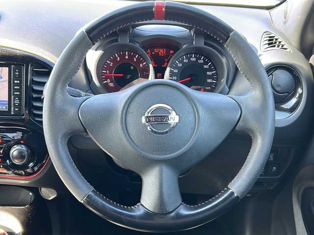 日産 ジューク ニスモ 岩手県 2013(平25)年 6.3万km ブリリアントホワイトパール ターボ ヨコハマAVSモデル7AW17インチ ナビ ETC Bluetooth バックC ニスモ専用スポーツシート ミラー型ドライブレコーダー フルセグ パートタイム4WD  オートHIDライト フォグランプ 電格ミラー スマートキー