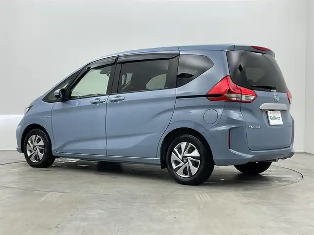 ホンダ フリード ハイブリット G ホンダセンシング 埼玉県 2022(令4)年 0.8万km シーグラスブルーパール 純正９インチナビ　バックカメラ　ビルトインＥＴＣ２．０　前後ドライブレコーダー　ホンダセンシング　アダプティブクルーズコントロール　シートヒーター　オートライト　ＬＥＤヘッドライト　地デジフルセグ