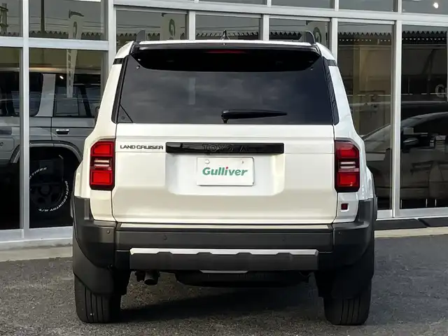 トヨタ ランドクルーザー ２５０ ZX 山口県 2024(令6)年 0.9万km プラチナホワイトパールマイカ ワンオーナー/サンルーフ/茶レザーシート/シートベンチレーション/シートヒーター/パワーシート/純正ナビ・フルセグTV・BT/パノラミックビューカメラ/JBLプレミアムサウンド/デジタルインナーミラー/前後ドライブレコーダー/カラーヘッドアップディスプレイ/ステアリングヒーター/ルーフレール/パワーバックドア/LEDオートライト/LEDフォグ/ETC2.0/スマートキー/プリクラッシュセーフティ/レーダークルーズコントロール