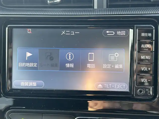 トヨタ アクア S 群馬県 2017(平29)年 2.1万km ライムホワイトパールクリスタルシャイン トヨタ純正7インチSDナビ(AM/FM/Bluetooth/フルセグTV/CD)/フルセグTV/バックカメラ/ワンオーナー/スマートエントリーパッケージ/ナビレディパッケージ/トヨタセーフティーセンス/純正フロアマット/オートライト/スマートキー/プッシュスタート/スペアキー/保証書/取扱説明書