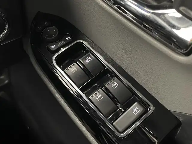 ダイハツ タント カスタム RS 埼玉県 2019(令1)年 5.8万km パールブラック 純正９型ＳＤナビ/(CD/DVD/Ｂｌｕｅｔｏｏｔｈ/音楽録音/フルセグ)/パノラマモニター/アダプティブクルーズコントロール/両側パワースライドドア/ドライブレコーダー/衝突被害軽減ブレーキ/ハーフレザーシート/シートヒーター/ビルトインＥＴＣ/オートＬＥＤライト/純正１５インチアルミホイール