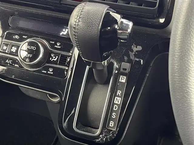 ダイハツ タント カスタム RS 埼玉県 2019(令1)年 5.8万km パールブラック 純正９型ＳＤナビ/(CD/DVD/Ｂｌｕｅｔｏｏｔｈ/音楽録音/フルセグ)/パノラマモニター/アダプティブクルーズコントロール/両側パワースライドドア/ドライブレコーダー/衝突被害軽減ブレーキ/ハーフレザーシート/シートヒーター/ビルトインＥＴＣ/オートＬＥＤライト/純正１５インチアルミホイール