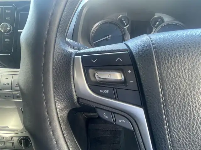 トヨタ ランドクルーザー プラド TX 愛知県 2018(平30)年 6.1万km ブラック ワンオーナー/純SDナビテレビ/バックカメラ/フルセグテレビ/サンルーフ/トヨタセーフティセンス/ルーフレール/純17インチAWオフロードタイヤ/ビルドインETC/スマートキー/保証書　取説/スペアキー