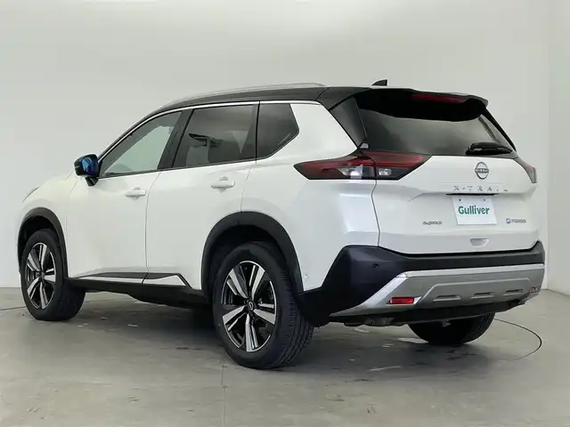 日産 エクストレイル G e－4ORCE 富山県 2022(令4)年 4.2万km ブリリアントホワイトパール/スーパーブラック 2トーン ワンオーナー/4WD/パノラミックガラスルーフ/純正12.3インチナビ/（AM/FM/USB/BT/AppleCarPlay/AndroidAuto）/フルセグTV/アラウンドビューモニター/BOSEサウンドシステム/ヘッドアップディスプレイ/プロパイロット/衝突被害軽減ブレーキ/アダプティブクルーズコントロール/レーンキープアシスト/ブラインドスポットモニター/オートマチックハイビーム/LEDヘッドライト/クリアランスソナー/電動リアゲート/レザーシート/全席シートヒーター/デジタルインナーミラー/置くだけ充電/ドライブレコーダー前後/ビルトインETC2.0/AC100V充電/純正１９インチAW/スマートキー×２/プッシュスタート/取扱説明書/保証書