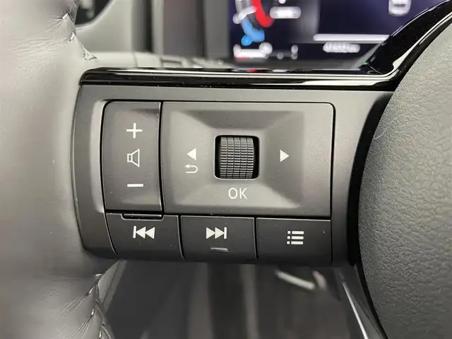 日産 エクストレイル G e－4ORCE 富山県 2022(令4)年 4.2万km ブリリアントホワイトパール/スーパーブラック 2トーン ワンオーナー/4WD/パノラミックガラスルーフ/純正12.3インチナビ/（AM/FM/USB/BT/AppleCarPlay/AndroidAuto）/フルセグTV/アラウンドビューモニター/BOSEサウンドシステム/ヘッドアップディスプレイ/プロパイロット/衝突被害軽減ブレーキ/アダプティブクルーズコントロール/レーンキープアシスト/ブラインドスポットモニター/オートマチックハイビーム/LEDヘッドライト/クリアランスソナー/電動リアゲート/レザーシート/全席シートヒーター/デジタルインナーミラー/置くだけ充電/ドライブレコーダー前後/ビルトインETC2.0/AC100V充電/純正１９インチAW/スマートキー×２/プッシュスタート/取扱説明書/保証書