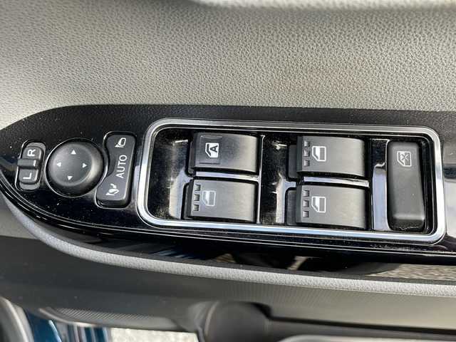 ダイハツ タント カスタム RS セレクション 山形県 2020(令2)年 2.6万km ブラックマイカメタリック/レーザーブルークリスタルシャイン 2トーン 禁煙車/4WD/スマートアシスト/レーンキープアシスト/横滑り防止装置/前後コーナーセンサー/前方ドライブレコーダー/オートマチックハイビーム/社外SDナビ/フルセグ/テレビキャンセラー/両側パワースライドドア/ステアリングスイッチ/アイドリングストップ/ハーフレザー/前席シートヒーター/ETC/純正ゴムマット/純正アルミホイール/LEDヘッドライト/フォグランプ/電動格納ミラー/ドアバイザー