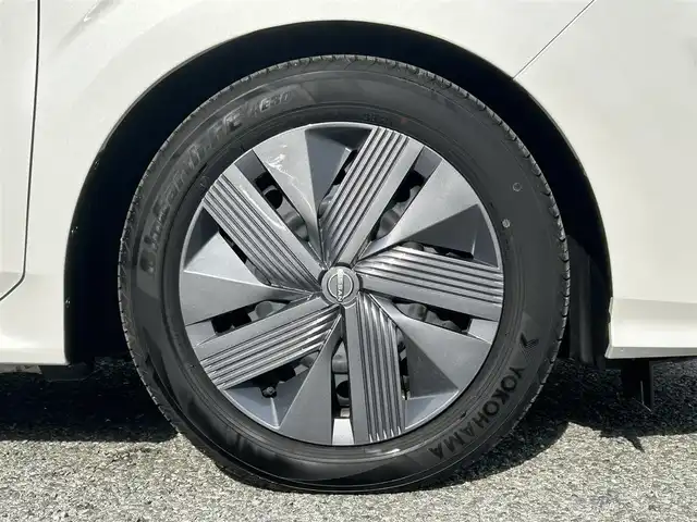 日産 ノート X 兵庫県 2023(令5)年 2万km ピュアホワイトパール /ワンオーナー/・車検R10年1月まで/・OP LEDヘッドランプ（アダプティブLEDヘッドライトシステム）/【セットオプション】//プロパイロット（ナビリンク機能付）//プロパイロット緊急停止支援システム（SOSコール機能）//NISSAN CONNECTナビ（9インチ）//インテリジェントアラウンドビューモニター//インテリジェントルームミラー//ステアリングスイッチ（アドバンスドドライブアシストディスプレイ）//インテリジェントBSI（後側方衝突防止支援システム）//BSW（後側方車両検知警報）//RCTA（後退時車両検知警報）//ワイヤレス充電器//ETCユニット（ビルトインタイプ）/・地デジ/BT/USB/HDMI/Apple Car Play/・ドライブレコーダー/・ハンドル支援/・車線逸脱警報/・車線逸脱防止支援/・エマージェンシーブレーキ/・速度標識表示/・前後ソナー/・標識検知支援/・ハイビームアシスト/・R6/7年ディーラー点検記録簿