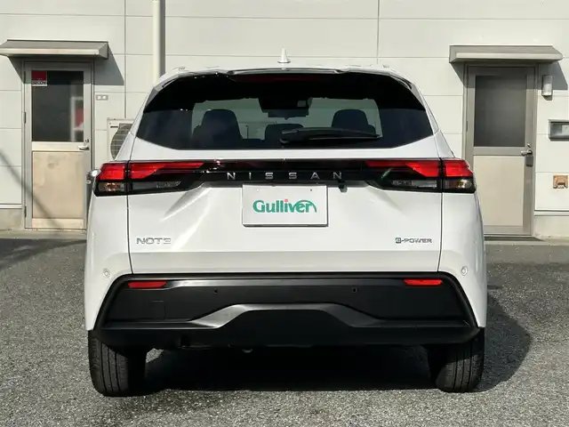 日産 ノート X 兵庫県 2023(令5)年 2万km ピュアホワイトパール /ワンオーナー/・車検R10年1月まで/・OP LEDヘッドランプ（アダプティブLEDヘッドライトシステム）/【セットオプション】//プロパイロット（ナビリンク機能付）//プロパイロット緊急停止支援システム（SOSコール機能）//NISSAN CONNECTナビ（9インチ）//インテリジェントアラウンドビューモニター//インテリジェントルームミラー//ステアリングスイッチ（アドバンスドドライブアシストディスプレイ）//インテリジェントBSI（後側方衝突防止支援システム）//BSW（後側方車両検知警報）//RCTA（後退時車両検知警報）//ワイヤレス充電器//ETCユニット（ビルトインタイプ）/・地デジ/BT/USB/HDMI/Apple Car Play/・ドライブレコーダー/・ハンドル支援/・車線逸脱警報/・車線逸脱防止支援/・エマージェンシーブレーキ/・速度標識表示/・前後ソナー/・標識検知支援/・ハイビームアシスト/・R6/7年ディーラー点検記録簿