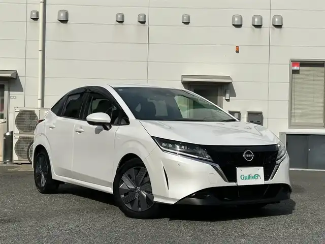 日産 ノート X 兵庫県 2023(令5)年 2万km ピュアホワイトパール /ワンオーナー/・車検R10年1月まで/・OP LEDヘッドランプ（アダプティブLEDヘッドライトシステム）/【セットオプション】//プロパイロット（ナビリンク機能付）//プロパイロット緊急停止支援システム（SOSコール機能）//NISSAN CONNECTナビ（9インチ）//インテリジェントアラウンドビューモニター//インテリジェントルームミラー//ステアリングスイッチ（アドバンスドドライブアシストディスプレイ）//インテリジェントBSI（後側方衝突防止支援システム）//BSW（後側方車両検知警報）//RCTA（後退時車両検知警報）//ワイヤレス充電器//ETCユニット（ビルトインタイプ）/・地デジ/BT/USB/HDMI/Apple Car Play/・ドライブレコーダー/・ハンドル支援/・車線逸脱警報/・車線逸脱防止支援/・エマージェンシーブレーキ/・速度標識表示/・前後ソナー/・標識検知支援/・ハイビームアシスト/・R6/7年ディーラー点検記録簿