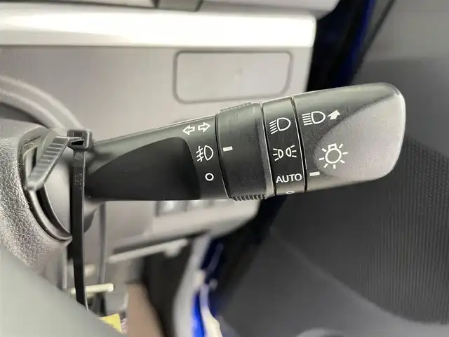 ダイハツ タント カスタム X トップED SAⅡ 大分県 2015(平27)年 5.6万km ディープブルークリスタルマイカ ワンオーナー/禁煙車/純正8型ナビ/・フルセグTV、DVD再生可、AM/FM/・Bluetooth、HDMI、USB/ステアリングスイッチ/バックカメラ/左側電動スライドドア/スマートアシスト2/・衝突被害軽減ブレーキ/・車線逸脱警報/・誤発進抑制機能（前後）/・先行車発進お知らせ/オートライト/LEDヘッドランプ/LEDフォグランプ/プッシュスタート/スマートキー×2/リアサンシェード/純正14インチアルミホイール/純正シートカバー/純正フロアマット（ラバー）/純正ドアバイザー/点検記録簿（H28.6/H29.7/H31.7/R5.7）