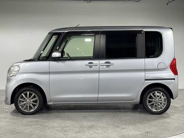 ダイハツ タント L 神奈川県 2016(平28)年 5.4万km ブライトシルバーメタリック 4WD/社外7型メモリナビゲーション【MDV-D303】/CD DVD AM FM SD ワンセグTV/両側スライドドア/アイドリングストップ機能/ヘッドライトレベライザー/電動格納ミラー/ACエアコン/横滑り防止装置/キーレス/社外14インチアルミホイール/社外フロアマット/社外ドアバイザー