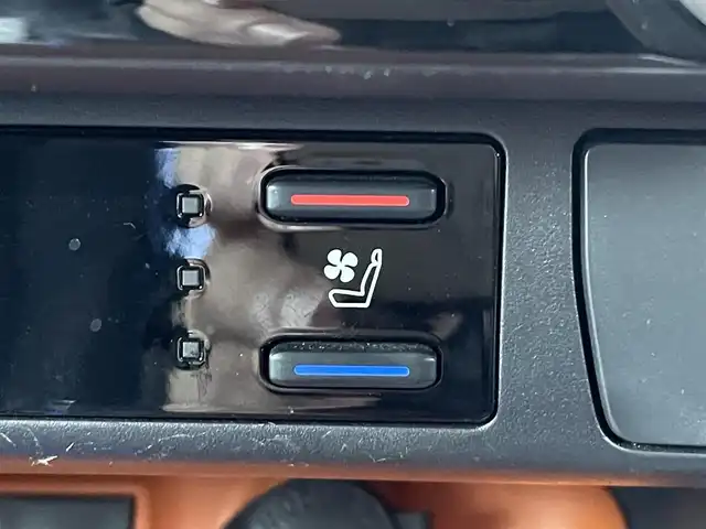 トヨタ ＲＡＶ４ アドベンチャー 群馬県 2019(令1)年 6.5万km グレーメタリック TRDフロントロアガーニッシュ/TRDフロントバンパーガーニッシュ(LED付)/TRDバックドアガーニッシュ/TRDバックドアロアガーニッシュ/TRDマッドフラップ/リヤクロストラフィックオートブレーキ(パーキングサポートブレーキ/後方接近車両)/ブラインドスポットモニター（BSM）/ステアリングヒーター/快適温熱シート/シートベンチレーション/＝＝＝＝＝/carrozzeria8インチナビ(AVIC-RQ902)/・AM/FM/CD/DVD/Bluetooth/フルセグTV/前方ドライブレコーダー/合皮シート/前席パワーシート/ETC/ダウンヒルアシストコントロール/LEDヘッドライト/サイドカメラ/電動パーキングブレーキ/オートブレーキホールド/スマートキー/プッシュスタート