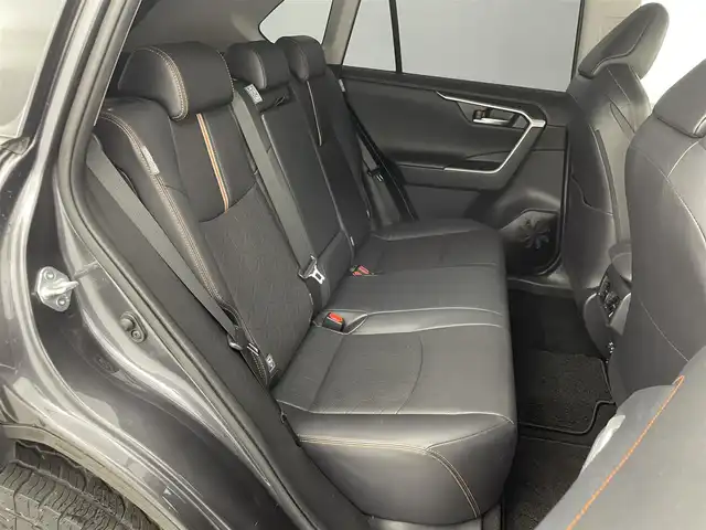トヨタ ＲＡＶ４ アドベンチャー 群馬県 2019(令1)年 6.5万km グレーメタリック TRDフロントロアガーニッシュ/TRDフロントバンパーガーニッシュ(LED付)/TRDバックドアガーニッシュ/TRDバックドアロアガーニッシュ/TRDマッドフラップ/リヤクロストラフィックオートブレーキ(パーキングサポートブレーキ/後方接近車両)/ブラインドスポットモニター（BSM）/ステアリングヒーター/快適温熱シート/シートベンチレーション/＝＝＝＝＝/carrozzeria8インチナビ(AVIC-RQ902)/・AM/FM/CD/DVD/Bluetooth/フルセグTV/前方ドライブレコーダー/合皮シート/前席パワーシート/ETC/ダウンヒルアシストコントロール/LEDヘッドライト/サイドカメラ/電動パーキングブレーキ/オートブレーキホールド/スマートキー/プッシュスタート
