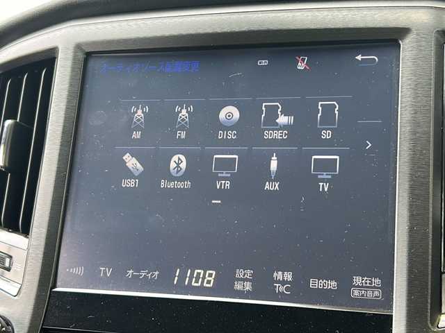 トヨタ クラウン ハイブリッド アスリートS 静岡県 2016(平28)年 10.4万km ホワイトパールクリスタルシャイン 【主要装備】/純正ナビ　/バックカメラ　/前席パワーシート　/前席シートヒーター　/ステアリングヒーター/レーダークルーズコントロール　/ステアリングスイッチ　/純正オプション１８インチアルミホイール　/ＬＥＤヘッドライト　/ＥＴＣ　/プリクラッシュセーフティ/車線逸脱警報/プッシュスタート/スマートキー