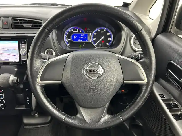 日産 デイズ ハイウェイスターX 福岡県 2014(平26)年 9.5万km ブラック 社外ナビ（ＢＴ，フルセグＴＶ）　/バックカメラ　/ＥＴＣ　/前方ドライブレコーダー　/アイドリングストップ　/電動格納式ドアミラー　/プッシュスタート　/純正フロアマット　/純正１４インチアルミホイール　/ドアバイザー