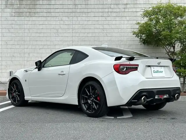 トヨタ ８６ GT リミテッド ブラックPKG 愛媛県 2019(令1)年 5.2万km クリスタルホワイトパール ワンオーナー/6速MT/brembo製ディスクブレーキ/純正ナビ/・Bluetooth/・CD/フルセグTV/バックカメラ/ETC/プッシュスタート/クルーズコントロール/横滑り防止機能/純正フロアマット/ハーフレザーシート/シートヒーター/革巻きステアリング/スマートキー/LEDヘッドライト/オートライト/オートマチックハイビーム