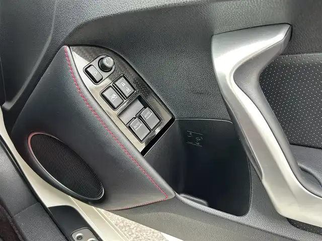 トヨタ ８６ GT リミテッド ブラックPKG 愛媛県 2019(令1)年 5.2万km クリスタルホワイトパール ワンオーナー/6速MT/brembo製ディスクブレーキ/純正ナビ/・Bluetooth/・CD/フルセグTV/バックカメラ/ETC/プッシュスタート/クルーズコントロール/横滑り防止機能/純正フロアマット/ハーフレザーシート/シートヒーター/革巻きステアリング/スマートキー/LEDヘッドライト/オートライト/オートマチックハイビーム