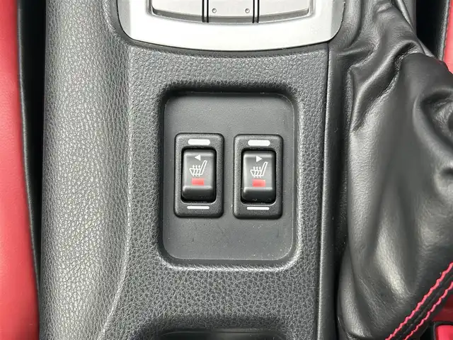 トヨタ ８６ GT リミテッド ブラックPKG 愛媛県 2019(令1)年 5.2万km クリスタルホワイトパール ワンオーナー/6速MT/brembo製ディスクブレーキ/純正ナビ/・Bluetooth/・CD/フルセグTV/バックカメラ/ETC/プッシュスタート/クルーズコントロール/横滑り防止機能/純正フロアマット/ハーフレザーシート/シートヒーター/革巻きステアリング/スマートキー/LEDヘッドライト/オートライト/オートマチックハイビーム