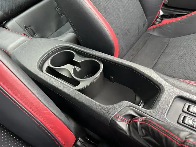 トヨタ ８６ GT リミテッド ブラックPKG 愛媛県 2019(令1)年 5.2万km クリスタルホワイトパール ワンオーナー/6速MT/brembo製ディスクブレーキ/純正ナビ/・Bluetooth/・CD/フルセグTV/バックカメラ/ETC/プッシュスタート/クルーズコントロール/横滑り防止機能/純正フロアマット/ハーフレザーシート/シートヒーター/革巻きステアリング/スマートキー/LEDヘッドライト/オートライト/オートマチックハイビーム