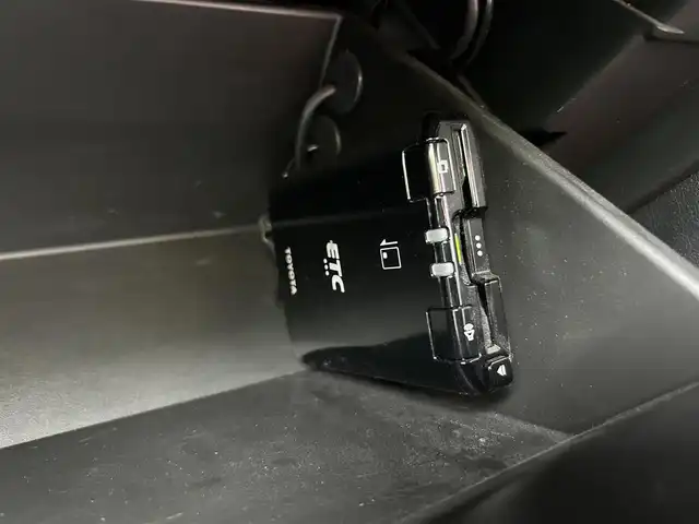 トヨタ ８６ GT リミテッド ブラックPKG 愛媛県 2019(令1)年 5.2万km クリスタルホワイトパール ワンオーナー/6速MT/brembo製ディスクブレーキ/純正ナビ/・Bluetooth/・CD/フルセグTV/バックカメラ/ETC/プッシュスタート/クルーズコントロール/横滑り防止機能/純正フロアマット/ハーフレザーシート/シートヒーター/革巻きステアリング/スマートキー/LEDヘッドライト/オートライト/オートマチックハイビーム