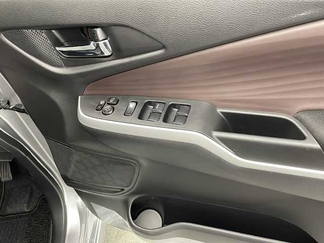 スズキ ソリオ バンディット HV MV 宮崎県 2022(令4)年 1万km プレミアムシルバーメタリック 禁煙車/衝突被害軽減ブレーキ/純正LEDオートライト/純正LEDフォグ/純正15インチアルミ/純正エアロ/純正ルーフエンドスポイラー/純正セキュリティアラーム/純正フロアマット/左側電動スライドドア/アダプティブクルーズコントロール/レーンディパーチャーアラート/クリアランスソナー/ヘッドアップディスプレイ/前席シートヒーター/オートエアコン/本革巻ハンドル/ウインカードアミラー/スマートキー/プッシュエンジンスタート/新車時保証書/取扱い説明書