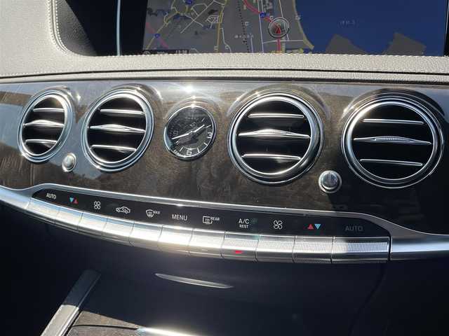 メルセデス・ベンツ Ｓ４００ ハイブリッド AMGライン 三重県 2016(平28)年 5万km ダイヤモンドホワイト HDD純正ナビ/CD/DVD/BT/ラグジュアリーパッケージ/エアバランスパッケージ/フルセグテレビ/全方位カメラ/ヘッドアップディスプレイ/パノラミックスライディングルーフ/アクティブクルーズコントロール/スリーポインテッドスターエンブレム/ETC/レザーシート/19インチ純正アルミホイル/LEDヘッドライト/シートヒーター/電動トランク