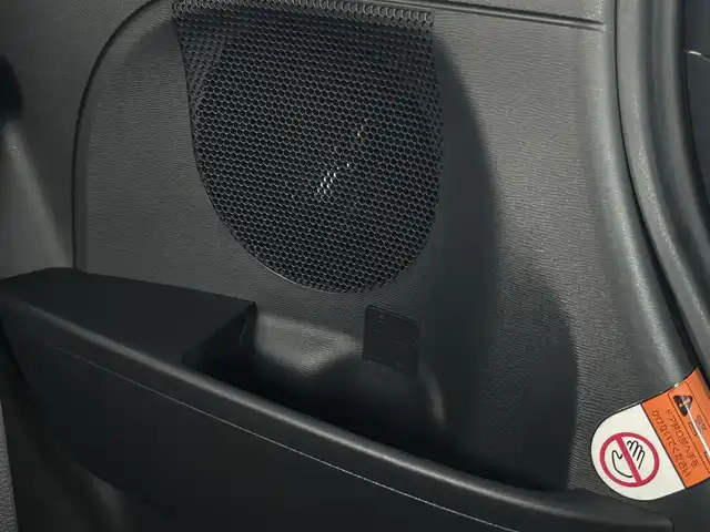 ダイハツ タント カスタム RS 愛媛県 2014(平26)年 7.4万km パールホワイトⅢ 禁煙車/登録時走行距離：73977km/ワンオーナー/純正ナビ/BT/フルセグTV/両側パワースライドドア/ビルトインETC/LEDヘッドランプ/オートライト/オートエアコン/本革巻きステアリング/ステアリングスイッチ/純正アルミホイール/プッシュボタンスタート/イモビライザー/アルパインツイータ