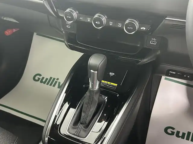ホンダ ヴェゼル ハイブリッド e:HEV Z 埼玉県 2025(令7)年 0.1万km未満 クリスタルブラックパール Honda CONNECTディスプレー　　ETC2.0車載器　ワイヤレス充電器　フロントグリル ベルリナブラック/バックカメラ　シートヒーター　パワーバックドア　パドルシフト　ステアリングヒーター　電動パーキングブレーキ　ブレーキホールド　ホンダセンシング