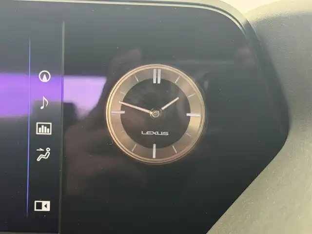 レクサス ＵＸ 250h Fスポーツ 愛知県 2022(令4)年 2.7万km グラファイトブラックガラスフレーク 純正8型ナビ（フルセグ、CD、DVD、Bluetooth）/三眼LEDヘッドライト/ムーンルーフ/全方位カメラ/置くだけ充電/BSM/本革シート/ACC/パワーシート/メモリ付きパワーシート/シートヒーター（D+N)/ステアリングヒーター/ETC2.0/衝突軽減ブレーキ/レーンキープアシスト/コーナーセンサー/パワーバックドア/パドルシフト/スマートキー/オートマチックハイビーム/オートライト/三点エアバック/横滑り防止装置