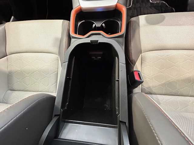 トヨタ ＲＡＶ４ アドベンチャー 東京都 2021(令3)年 2.3万km アーバンカーキ 登録時走行22142km/ワンオーナー/セーフティセンス/・プリクラッシュセーフティ/・レーントレーシングアシストポート/・レーダークルーズコントロール/・オートマチックハイビーム/・ロードサインアシスト/パノラマムーンルーフ/純正メモリーナビ・フルセグTV/バックカメラ/ブラインドスポットモニター/リアクロストラフィックオートブレーキ/ステアリングヒーター/前席シートベンチレーション＆シートヒーター/D席パワーシート/アクセサリーコンセント/オレンジステッチ入ライトグレー合皮シート/ビルトインETC2.0/インテリジェントクリアランスソナー/USB端子/R6年記録簿/保証書・取説/スペアキー