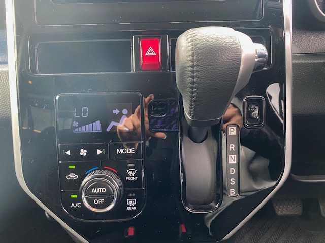 ダイハツ トール カスタムG SAⅡ 兵庫県 2018(平30)年 4.9万km ブラックマイカメタリック 純正SDナビ/(AM/FM/CD/DVD/BT)/フルセグテレビ/ETC/ドライブレコーダー/クルーズコントロール/ドアバイザー/プッシュスタート/両側パワースライドドア/LEDヘッドライト/ステアリングスイッチ/衝突軽減