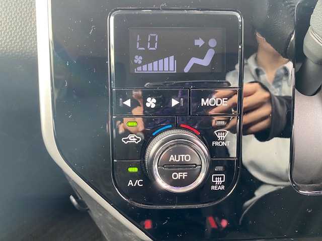 ダイハツ トール カスタムG SAⅡ 兵庫県 2018(平30)年 4.9万km ブラックマイカメタリック 純正SDナビ/(AM/FM/CD/DVD/BT)/フルセグテレビ/ETC/ドライブレコーダー/クルーズコントロール/ドアバイザー/プッシュスタート/両側パワースライドドア/LEDヘッドライト/ステアリングスイッチ/衝突軽減