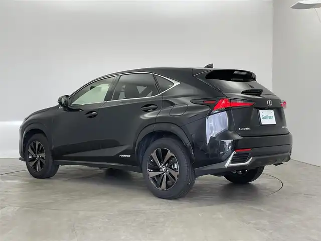 レクサス ＮＸ 300h スパイス&シック 埼玉県 2020(令2)年 5.3万km グラファイトブラックガラスフレーク 純正10.3インチナビ/ CD DVD フルセグTV Bluetooth/パノラミックビューモニター/パノラマルーフ/プリクラッシュセーフティ/レーントレーシングアシスト/パーキングサポートブレーキ/レーダークルーズコントロール/ブラインドスポットモニター/ヘッドアップディスプレイ/シートヒーター/ベンチレーション/ステアリングヒーター/パワーバックドア/LEDオートライト/ETC2.0