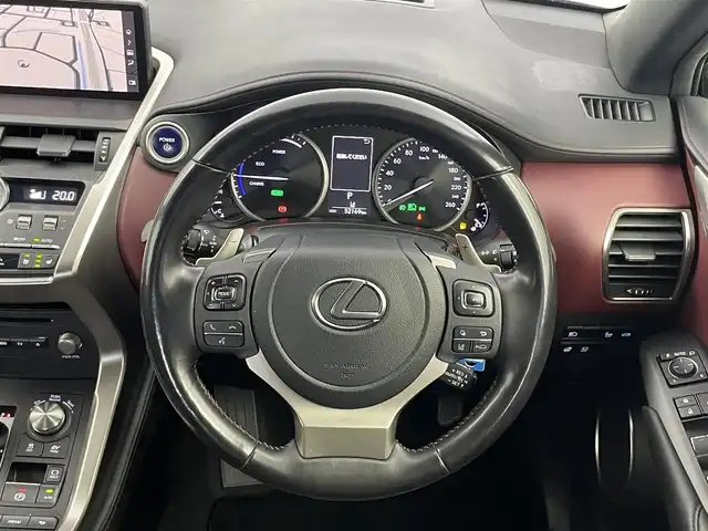 レクサス ＮＸ 300h スパイス&シック 埼玉県 2020(令2)年 5.3万km グラファイトブラックガラスフレーク 純正10.3インチナビ/ CD DVD フルセグTV Bluetooth/パノラミックビューモニター/パノラマルーフ/プリクラッシュセーフティ/レーントレーシングアシスト/パーキングサポートブレーキ/レーダークルーズコントロール/ブラインドスポットモニター/ヘッドアップディスプレイ/シートヒーター/ベンチレーション/ステアリングヒーター/パワーバックドア/LEDオートライト/ETC2.0