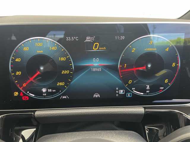 メルセデス・ベンツ ＧＬＡ２００ｄ 4マチック AMGライン 静岡県 2020(令2)年 1.9万km ポーラホワイト フルモデルチェンジ（2020年6月以降）/ナビゲーションパッケージ/AMGライン/360°カメラ/レーダーセーフティパッケージ/メモリー付きパワーシート（前席）/シートヒーター（前席）/キーレスゴー/EASY-PACK/MBUX/ワイヤレスチャージング