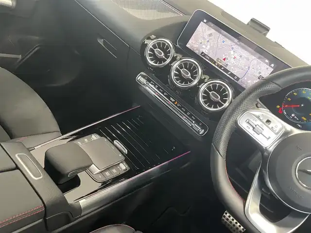 メルセデス・ベンツ ＧＬＡ２００ｄ 4マチック AMGライン 静岡県 2020(令2)年 1.9万km ポーラホワイト フルモデルチェンジ（2020年6月以降）/ナビゲーションパッケージ/AMGライン/360°カメラ/レーダーセーフティパッケージ/メモリー付きパワーシート（前席）/シートヒーター（前席）/キーレスゴー/EASY-PACK/MBUX/ワイヤレスチャージング