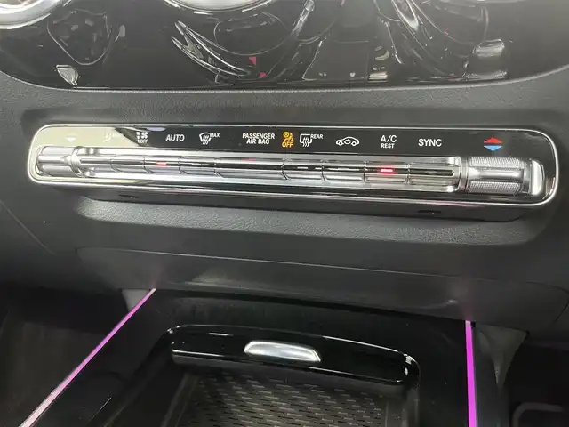 メルセデス・ベンツ ＧＬＡ２００ｄ 4マチック AMGライン 静岡県 2020(令2)年 1.9万km ポーラホワイト フルモデルチェンジ（2020年6月以降）/ナビゲーションパッケージ/AMGライン/360°カメラ/レーダーセーフティパッケージ/メモリー付きパワーシート（前席）/シートヒーター（前席）/キーレスゴー/EASY-PACK/MBUX/ワイヤレスチャージング