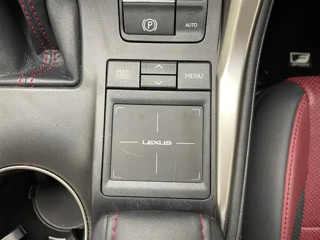 レクサス ＮＸ 300h Fスポーツ 滋賀県 2015(平27)年 6.8万km グラファイトブラックガラスフレーク 9.8インチ純正ナビ/CD/DVD/TV/Bluetooth/ブルーレイ/クルーズコントロール（追従）/デジタルインナーミラー/ドラレコ（前方JADO G100+）/オートホールド/ステアリングヒーター/パワーシート（D＋N席）/シートヒーター（D＋N席）/LEDヘッドライト