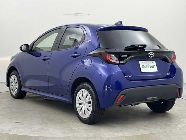 トヨタ ヤリス ハイブリッド X 秋田県 2023(令5)年 4.6万km ダークブルーマイカM 4WD/純正ナビ（AM/FM/BT）/バックカメラ/ETC/車線逸脱警報/オートライト/オートハイビーム/ワイパーデアイサー/ドライブレコーダー/スマートキー/スペアキー/横滑り防止装置