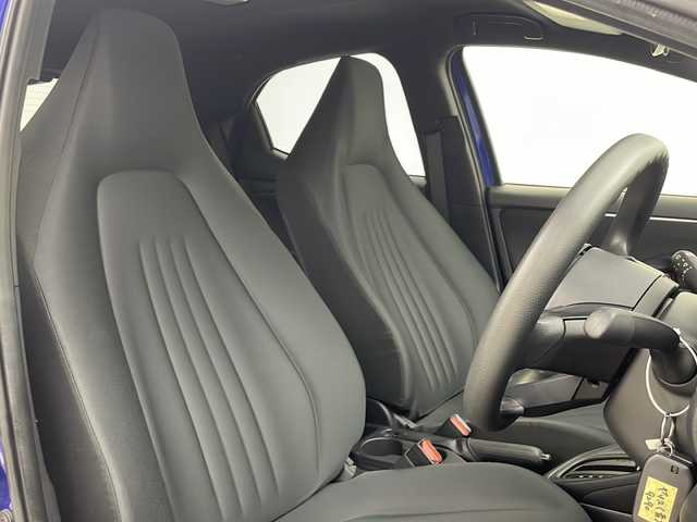 トヨタ ヤリス ハイブリッド X 秋田県 2023(令5)年 4.6万km ダークブルーマイカM 4WD/純正ナビ（AM/FM/BT）/バックカメラ/ETC/車線逸脱警報/オートライト/オートハイビーム/ワイパーデアイサー/ドライブレコーダー/スマートキー/スペアキー/横滑り防止装置