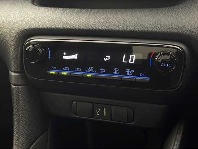 トヨタ ヤリス ハイブリッド X 秋田県 2023(令5)年 4.6万km ダークブルーマイカM 4WD/純正ナビ（AM/FM/BT）/バックカメラ/ETC/車線逸脱警報/オートライト/オートハイビーム/ワイパーデアイサー/ドライブレコーダー/スマートキー/スペアキー/横滑り防止装置