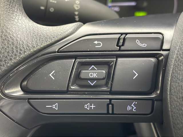 トヨタ ヤリス ハイブリッド X 秋田県 2023(令5)年 4.6万km ダークブルーマイカM 4WD/純正ナビ（AM/FM/BT）/バックカメラ/ETC/車線逸脱警報/オートライト/オートハイビーム/ワイパーデアイサー/ドライブレコーダー/スマートキー/スペアキー/横滑り防止装置