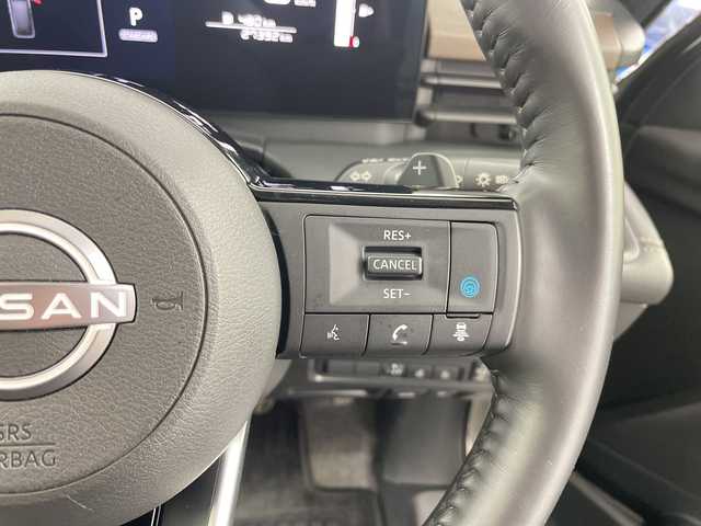 日産 セレナ ハイウェイスター V 道央・札幌 2023(令5)年 2.8万km プリズムホワイト ・４WD/プロパイロット/・エマージェンシブレーキ/・社外ナビ　/バックカメラ /・Bluetooth/USB/・両側パワースライドドア/・LEDライト/オートライト/・ブラインドスポットモニター/・ステアリングヒーター/・パドルシフト/・シートヒーター/・ETC