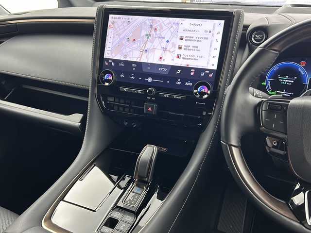 トヨタ ヴェルファイア ハイブリット Z プレミア 大阪府 2024(令6)年 2.2万km ブラック ワンオーナー/純正14インチナビ/・フルセグTV/・Bluetooth/・USB接続/純正13.2インチ後席モニター/ユニバーサルステップ/パノラマミックビューモニター/3眼LEDヘッドライト/シグネイチャーイルミブレード/イルミルーフスポイラー/左右対称ムーンルーフ/デジタルインナーミラー/ウェルカムライト/パワーバックドア/両側パワースライドドア/トヨタセーフティセンス/ブラインドスポットモニター/衝突軽減システム/レーンキープアシスト/レーダークルーズコントロール/ヘッドアップディスプレイ/置くだけ充電/シートヒーター/シートベンチレーション/保証書/取扱説明書/点検記録簿