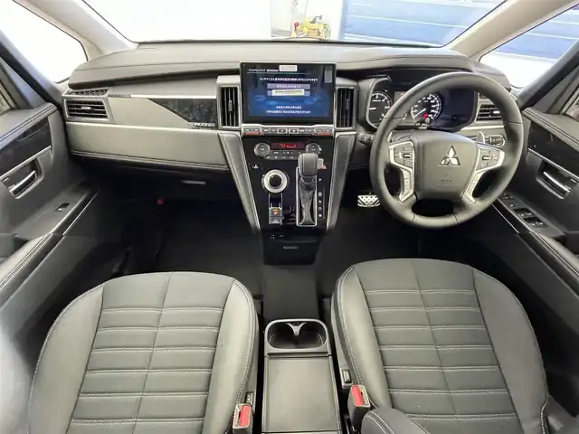 三菱 デリカＤ：５ シャモニー 群馬県 2025(令7)年 0.1千km グレーⅡ 登録済未使用車　フリップダウンモニター　ＡＬＰＩＮＥナビ　アラウンドビューモニター　両側パワースライドドア　レーダークルーズコントロール　ＬＥＤ　シートヒーター　ステアリングヒーター　パドルシフト