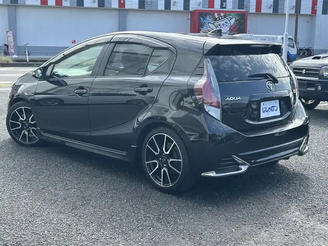 トヨタ アクア 宮崎県 2015(平27)年 11.5万km ブラックマイカ /ナビ(MAX675)//ワンセグ/CD/DVD//ETC//クルーズコントロール//ハーフレザーシート//純正フロアマット//純正アルミホイール//ドアバイザー//オートライト//フォグライト