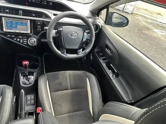 トヨタ アクア 宮崎県 2015(平27)年 11.5万km ブラックマイカ /ナビ(MAX675)//ワンセグ/CD/DVD//ETC//クルーズコントロール//ハーフレザーシート//純正フロアマット//純正アルミホイール//ドアバイザー//オートライト//フォグライト