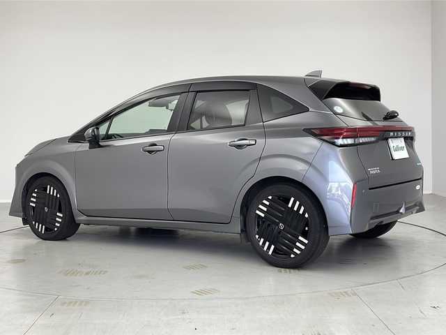 日産 オーラ G レザーエディション 茨城県 2024(令6)年 2.2万km ダークメタルグレー 禁煙車　/純正ナビ　/全方位カメラ　/プロパイロット　/ＢＯＳＥサウンド　/スマートルームミラー　/ブラインドスポットモニター　/レザーシート　/シートヒーター　/寒冷地仕様　/ＥＴＣ　/ＬＥＤヘッドランプ　/シーケンシャル