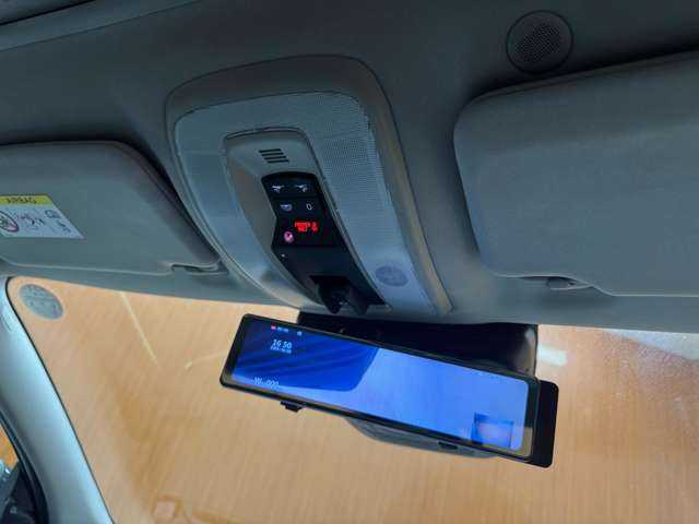 ボルボ Ｖ６０ D4 クラシック 千葉県 2018(平30)年 3.8万km 黒 サンルーフ　/純正ナビ　/バックカメラ　/ＰＤＣ　/ＡＣＣ　/ＢＬＩＳ　/黒革　/シートヒーター　/パワーシート　/キセノンヘッドライト　/オートライト　/ＥＴＣ　/レーンキーピングエイド　/アイドリングストップ